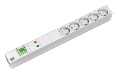 PDU, Bandeau de prises pour baie 19 pouces, parasurtenseur et filtre 30 Mhz, interrupteur, Bachmann